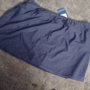 New with tag's skirt W/shorts ladies size 16